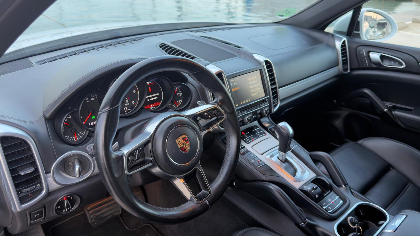 Porsche Cayenne D 3.0 v6 Mk4 Tiptronic S (262cv)-Disponible actualmente- - Imagen 14